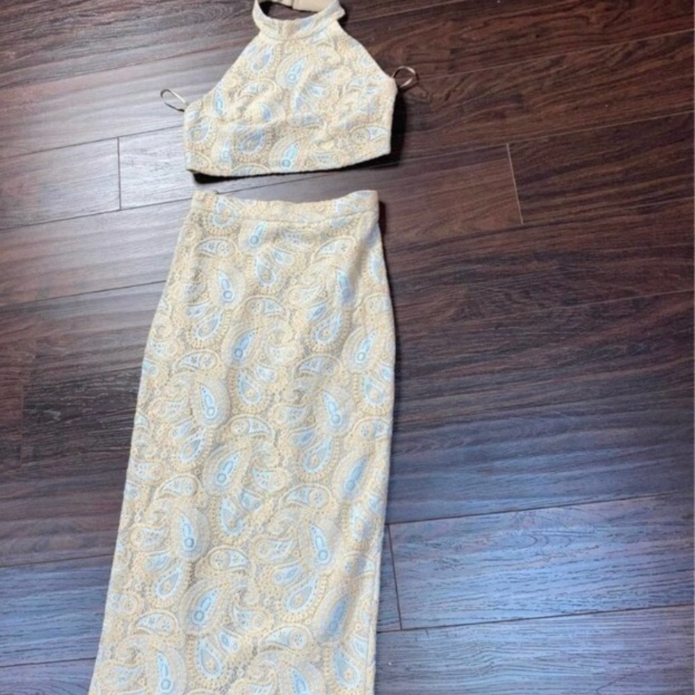 Malina Fashion Cream/Orange Paisley Design Two Piece Set Halter & Skirt Small